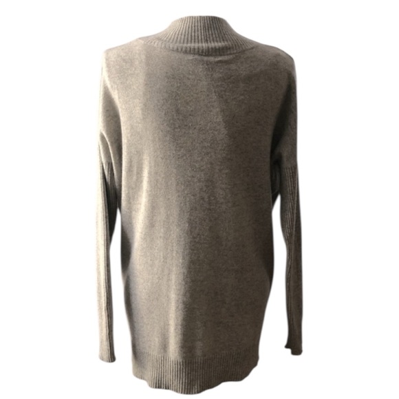 Ann Taylor women’s V-neck dolman sleeve cozy gray cashmere sweater, Size small - Picture 2 of 5